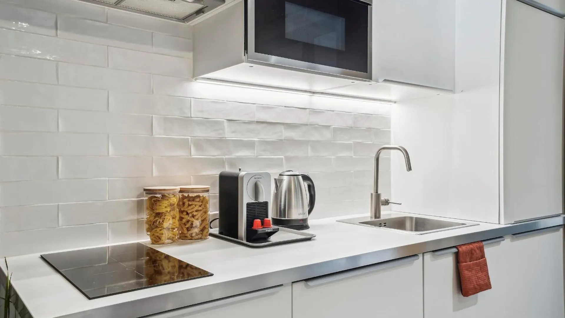 Eiffel Tower & Invalides - 1Br - Cityapartmentstay 巴黎