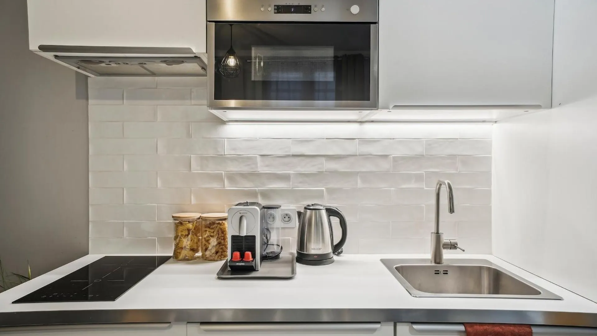 Eiffel Tower & Invalides - 1Br - Cityapartmentstay 巴黎 公寓