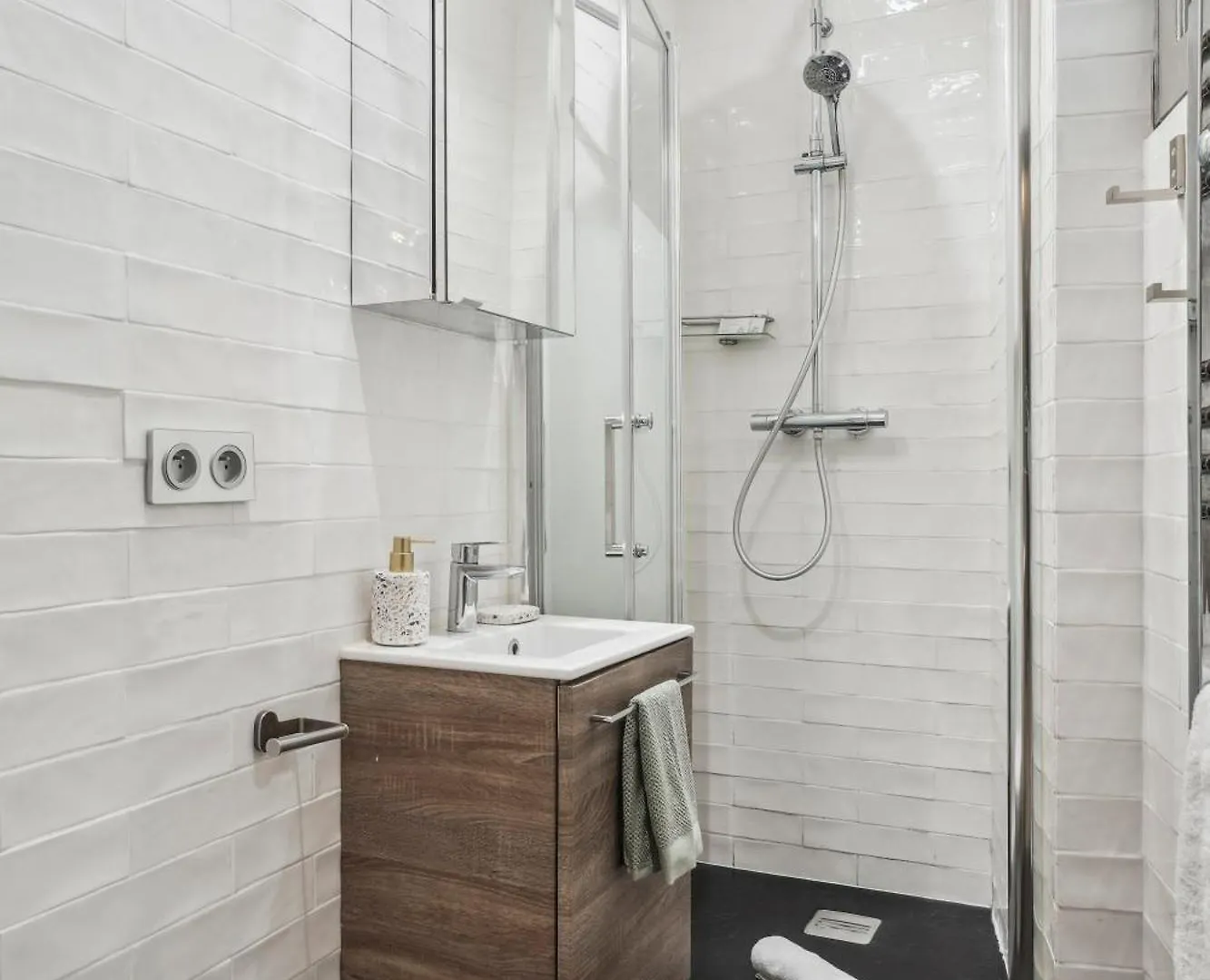 Apartment Eiffel Tower & Invalides - 1Br - Cityapartmentstay Paris