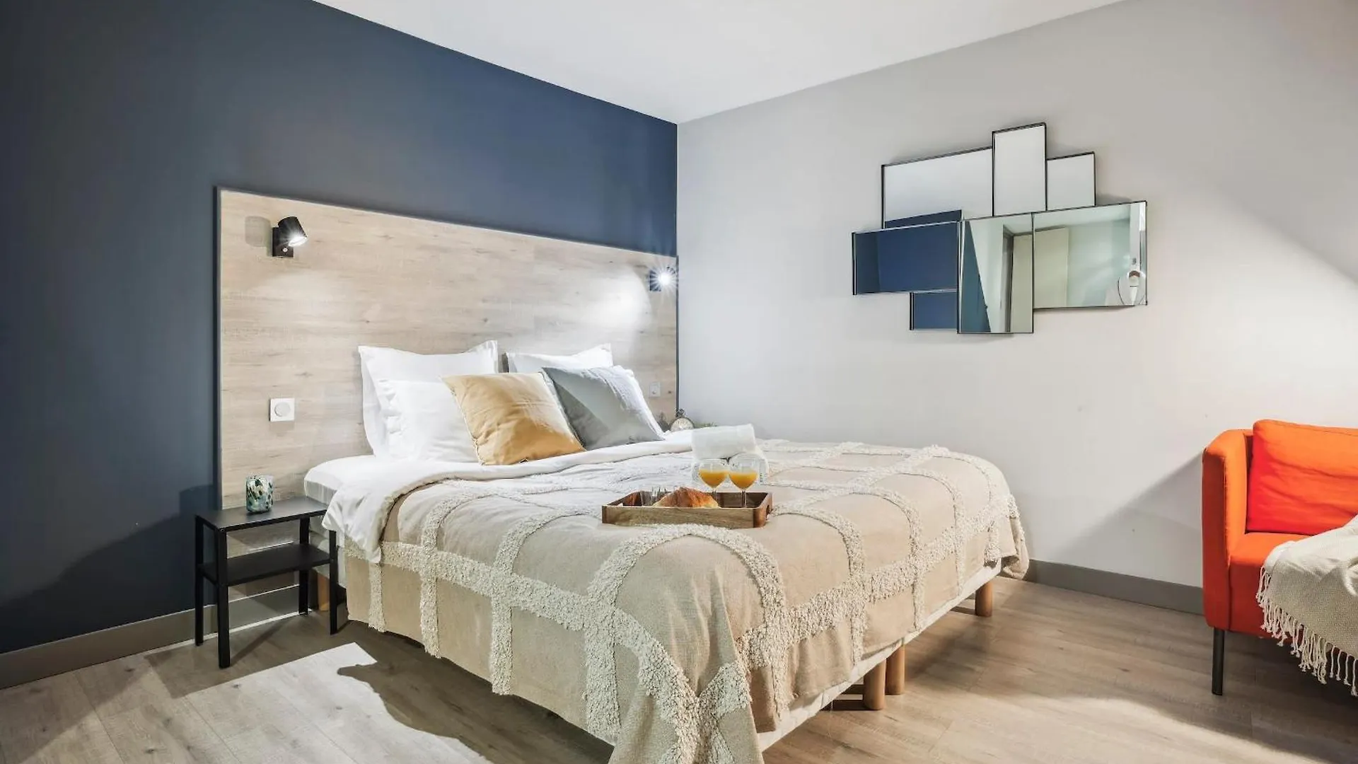 Eiffel Tower & Invalides - 1Br - Cityapartmentstay Paris